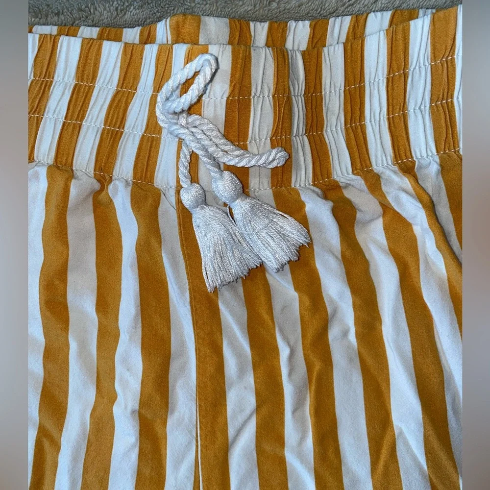 🌞 Bold & Breezy Carter’s Striped Pants - Size 6/6X 🌈